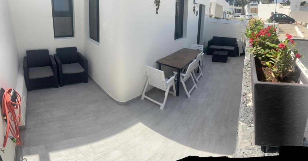 Luxury Casa Playa Roca Bord De Mer Costa Teguise Extérieur photo